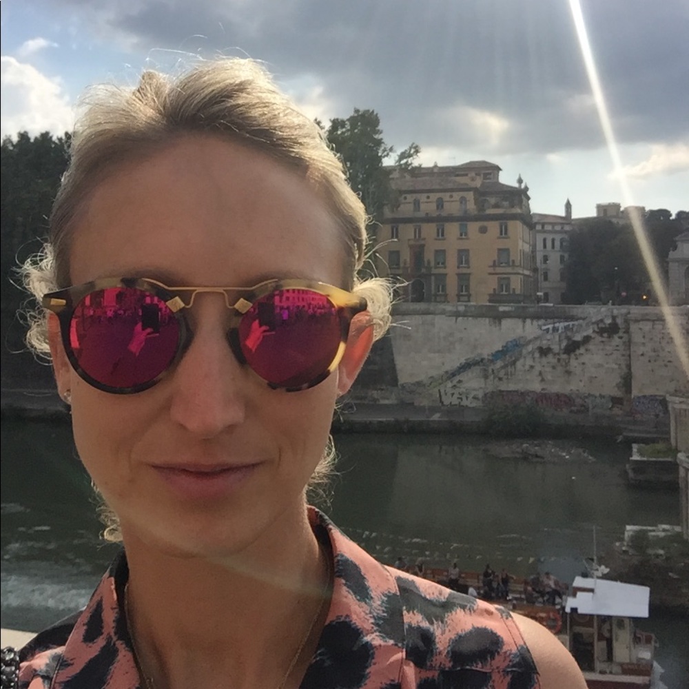 Meet your Posher, Christina